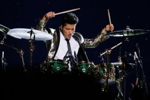 Bruno-Mars-Super-Bowl-XLVIII
